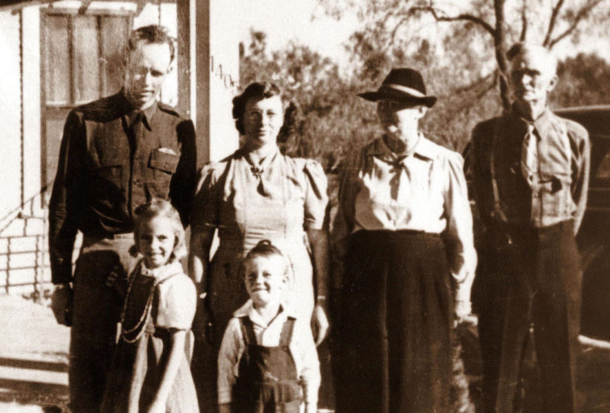 Herman & family, Grossmama and Grosspapa, 1941